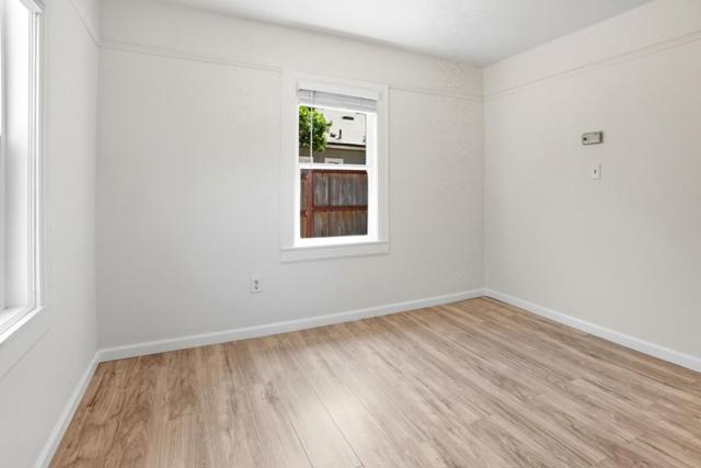 116 Oak Court, Menlo Park CA: https://media.crmls.org/mediaz/c100180d-cbbb-4558-8595-ee0b0e6c5fac.jpg