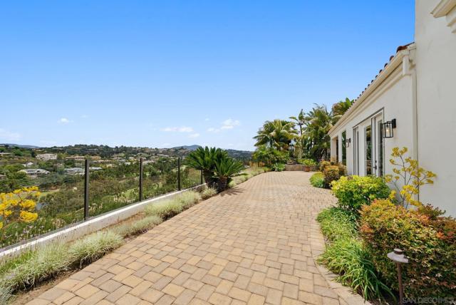 14351 Via Baroda, San Diego CA: https://media.crmls.org/mediaz/c100598e-ca88-486c-8d9a-4a4e9b5ea302.jpg