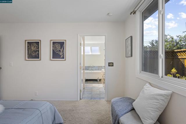 30450 Oakmont Way, Hayward CA: https://media.crmls.org/mediaz/c100a6c1-388d-47e2-9677-2bdebc417fa6.jpg