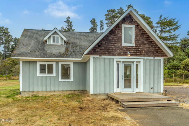 32500 Gibney Lane, Fort Bragg CA: https://media.crmls.org/mediaz/c100deb3-4f58-4bd1-87e4-4bc9ceda612c.jpg
