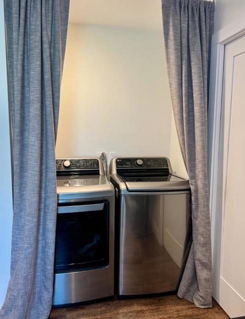 1639 Cypress Avenue, San Mateo CA: https://media.crmls.org/mediaz/c1011f50-b372-46d4-8350-11a1046a6150.jpg