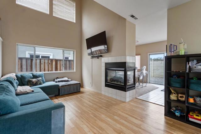 18177 Stonegate Court, Salinas CA: https://media.crmls.org/mediaz/c10138ba-6b5f-42ad-aa3d-d6b4b7784e2b.jpg