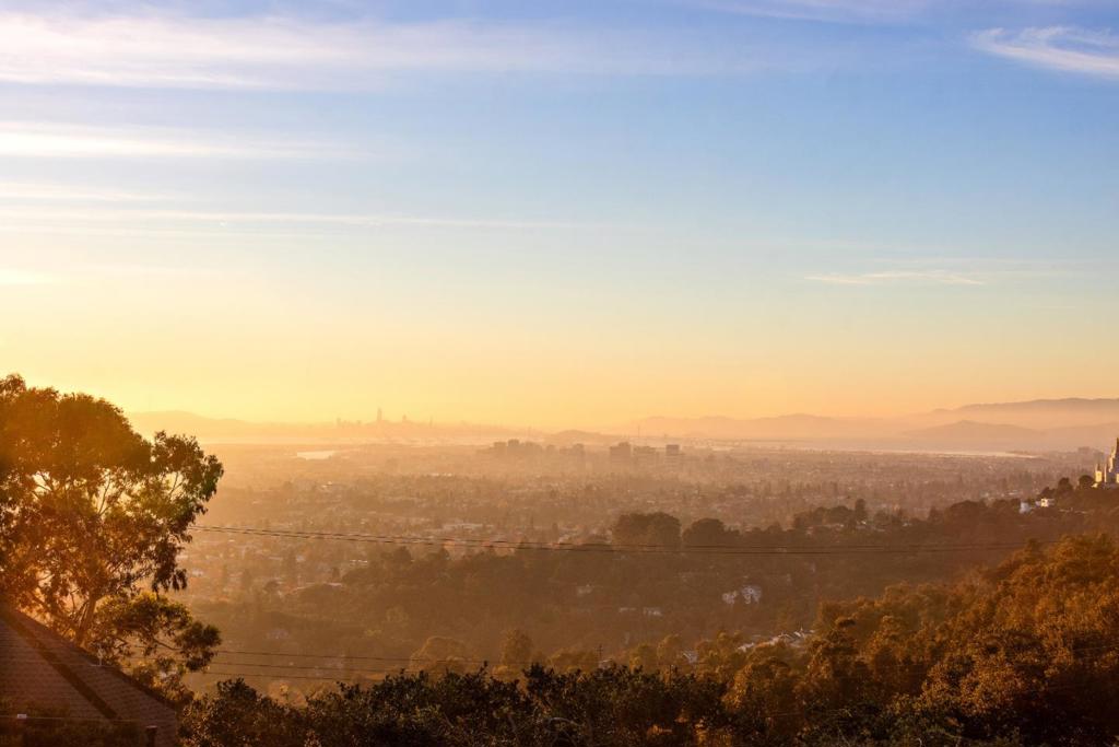 https://media.crmls.org/mediaz/c101a0b7-76b5-4498-8996-3e083c445955.jpg?preset=X-Large