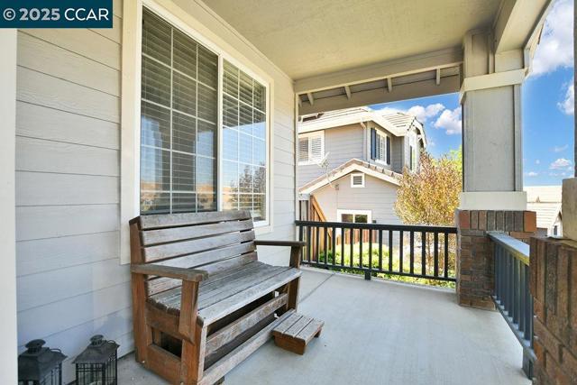 7016 Molluk Way, Clayton CA: https://media.crmls.org/mediaz/c101b714-0ecd-4c06-b209-09e7eb7caa67.jpg