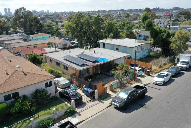 206 212 S 35th, San Diego CA: https://media.crmls.org/mediaz/c101e6f7-017c-4d7c-a6e8-49c650355245.jpg