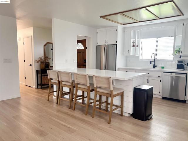 324 Lassen DR, Lodi CA: https://media.crmls.org/mediaz/c1024c94-8771-4e82-a51f-b6f4ab196733.jpg
