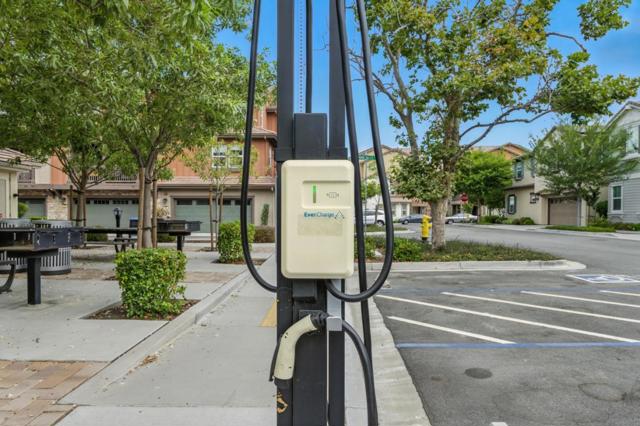 577 Hollow Falls, Fremont CA: https://media.crmls.org/mediaz/c10289b9-2b72-4560-97b7-dc837475b263.jpg