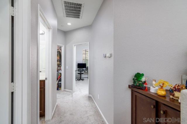1622 Puffin Pl, Chula Vista CA: https://media.crmls.org/mediaz/c102a3b0-fbdf-43e0-926e-2fab5a6c5a8e.jpg