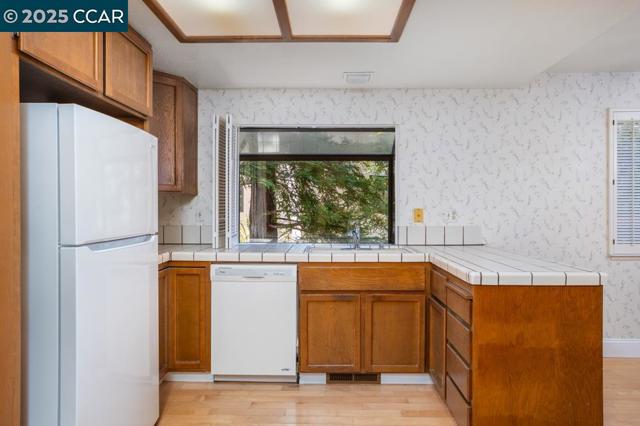 4217 Terra Granada Dr, Walnut Creek CA: https://media.crmls.org/mediaz/c102f35e-264e-4b70-ab08-6240796ade7d.jpg
