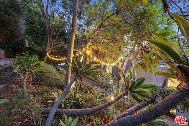 3625 Lowry Road, Los Angeles CA: https://media.crmls.org/mediaz/c1033271-c328-4b66-933b-3cbb4ee7b834.jpg