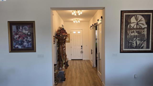 4709 Iron Bird Dr, Folsom CA: https://media.crmls.org/mediaz/c1036f3d-6e40-40ce-b518-e4ac5331ef10.jpg