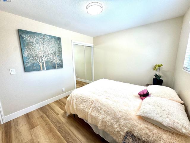 34288 Torrington Pl, Fremont CA: https://media.crmls.org/mediaz/c103d2ca-5dc4-4769-b082-7db5a285d1a8.jpg