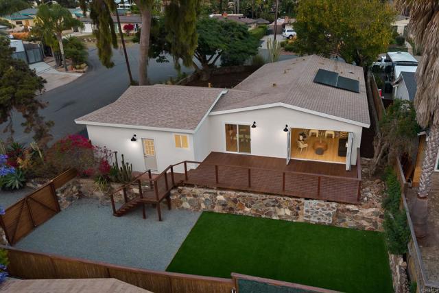 835 Cathy Lane, Cardiff by the Sea CA: https://media.crmls.org/mediaz/c103f998-ae37-4449-8a8d-478b600d773e.jpg
