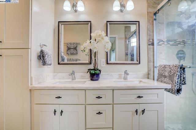 1228 Copper Peak Ln, San Jose CA: https://media.crmls.org/mediaz/c10417be-dc9c-40ee-bda3-280793ba51c9.jpg