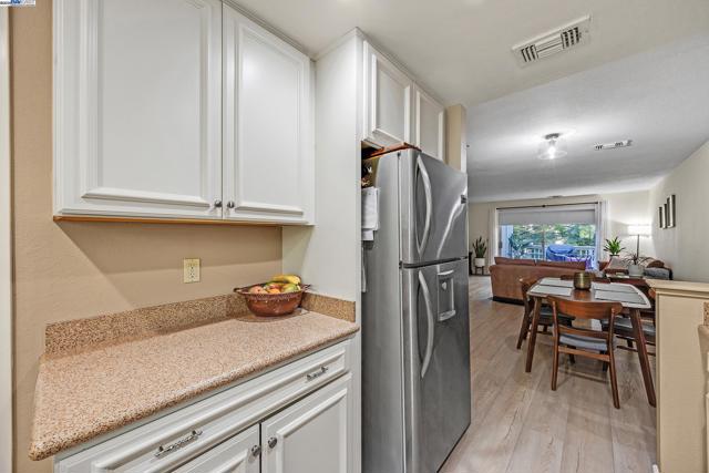 2719 Oak Rd, Walnut Creek CA: https://media.crmls.org/mediaz/c1041ec0-30a5-43d1-9480-d114b28867e1.jpg