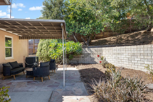 5134 Monte Bonito Drive Drive, Los Angeles CA: https://media.crmls.org/mediaz/c1048725-1a0a-4d0f-afe2-e6f4daeccc5d.jpg
