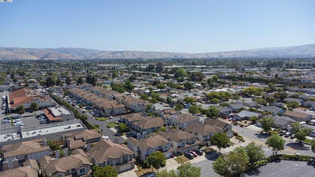 37076 Saint Edwards St, Newark CA: https://media.crmls.org/mediaz/c10497b8-2c52-4953-b44c-58b70302c4fb.jpg