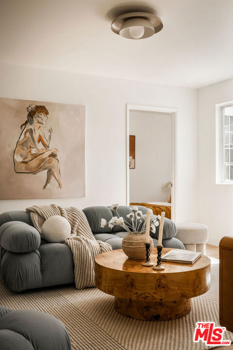 2300 Pisani Place, Venice CA: https://media.crmls.org/mediaz/c104fdc5-6ddd-4fd2-ac86-ed2ccb917dfa.jpg
