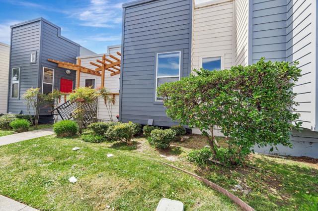 17 Kiska Road, San Francisco CA: https://media.crmls.org/mediaz/c10509a4-11bb-455a-99cc-16a8c0909ac2.jpg