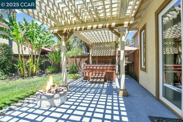 513 Mendota St, Brentwood CA: https://media.crmls.org/mediaz/c10536a2-8b88-4084-bacf-7773fefbd1ae.jpg
