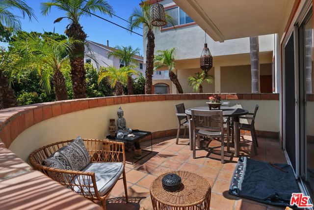 2702 11th Street, Santa Monica CA: https://media.crmls.org/mediaz/c1054938-78bd-4d89-8003-8c7e57c7d872.jpg