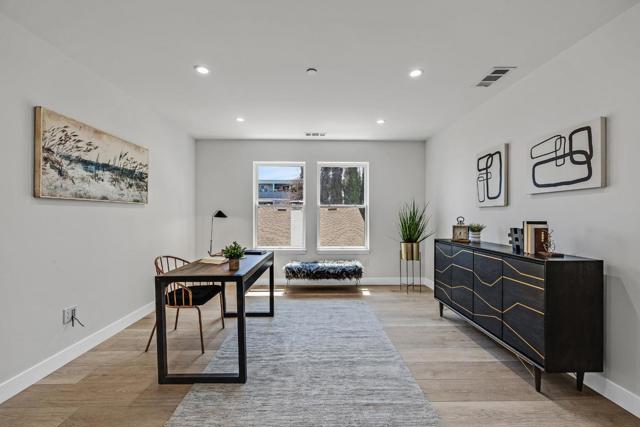 35 Arch Street, Redwood City CA: https://media.crmls.org/mediaz/c10587eb-3992-453e-a1ce-4f4c19d720a2.jpg