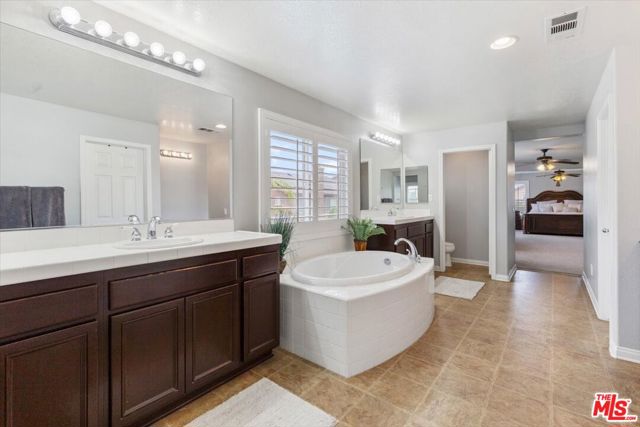 Image 29 of 39 For 7915 Saddletree Court