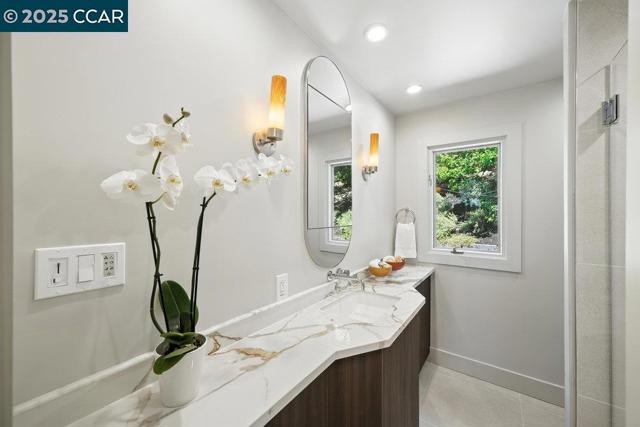 1341 Juanita Dr, Lafayette CA: https://media.crmls.org/mediaz/c1077224-3852-4ed0-9752-a77d170328df.jpg