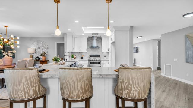 53 Colgate Dr, Rancho Mirage CA: https://media.crmls.org/mediaz/c10870a7-1837-4a2b-9d41-dbf942d09dba.jpg