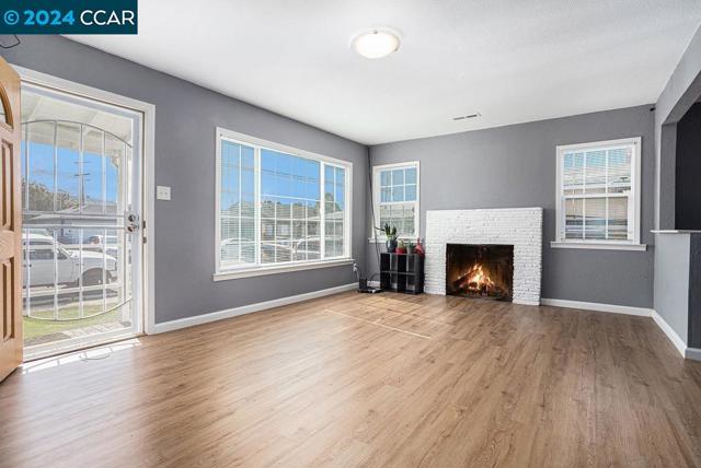 Image 6 of 37 For 637 43rd Street