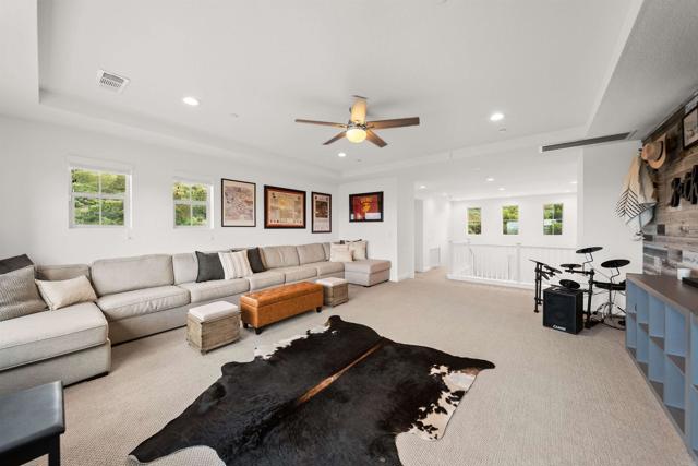 Detail Gallery Image 44 of 75 For 14546 Highcrest Ct, Poway,  CA 92064 - 5 Beds | 4/1 Baths