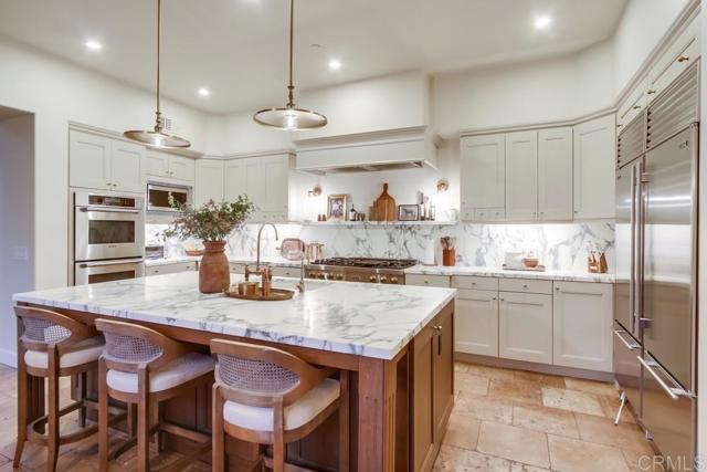 8308 Top O The Morning Way, San Diego CA: https://media.crmls.org/mediaz/c1090e26-07b9-4f16-b5db-3ea464ee9ae1.jpg