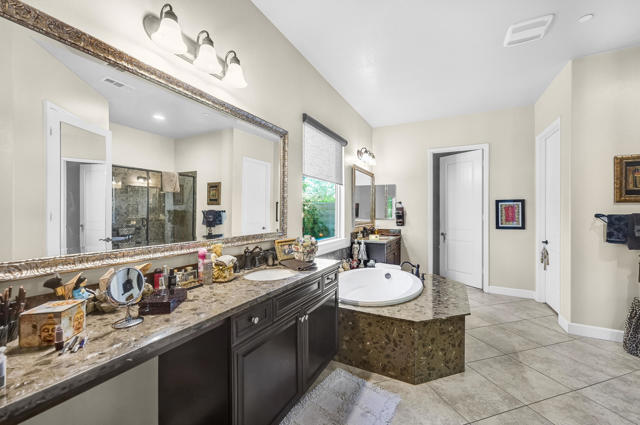 81569 Corte Monteleon, Indio CA: https://media.crmls.org/mediaz/c1092bb3-8646-49d9-bc99-51692dc35dbd.jpg