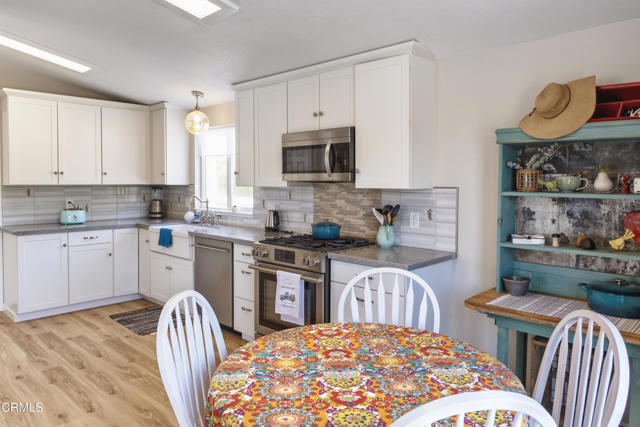 Detail Gallery Image 6 of 25 For 18600 Old Coast Hwy, Fort Bragg,  CA 95437 - 3 Beds | 2 Baths