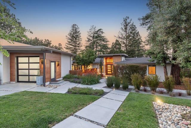 15902 Rochin Terrace, Los Gatos CA: https://media.crmls.org/mediaz/c10988a8-bb71-4cd3-960c-99e76f6addb4.jpg