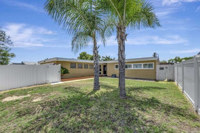 Detail Gallery Image 3 of 26 For 3026 Mission Village Dr, San Diego,  CA 92123 - 3 Beds | 2 Baths
