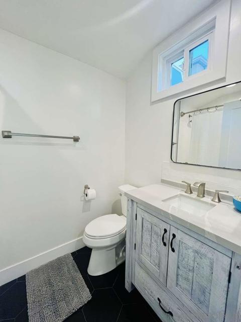 24345 Vista Point Ln, Dana Point CA: https://media.crmls.org/mediaz/c10a2367-35a4-4b32-9931-c44c77e51dcb.jpg