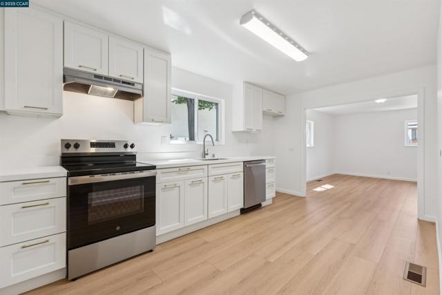 517 W 6th Street, Antioch CA: https://media.crmls.org/mediaz/c10a30b6-62e7-47bf-ae02-ad199ed45660.jpg
