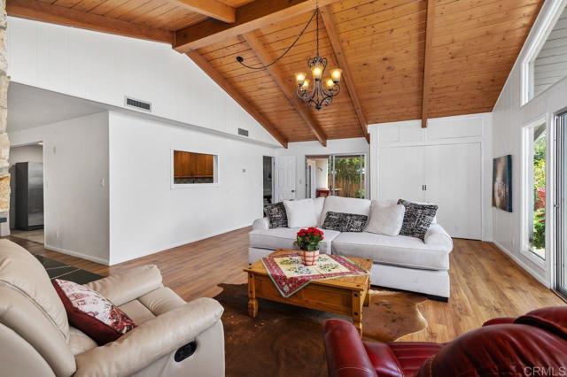 5448 Noah Way, San Diego CA: https://media.crmls.org/mediaz/c10a4040-a676-4733-82a4-3f7e640ea1cc.jpg