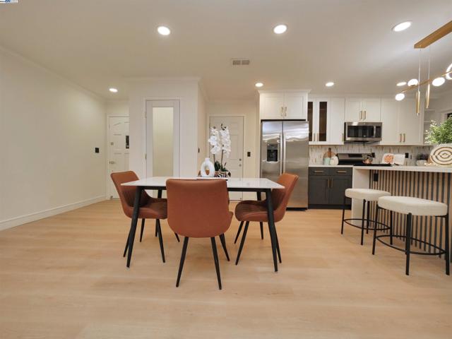 5603 Wintergreen Dr, Newark CA: https://media.crmls.org/mediaz/c10a6aea-dcfb-4d17-a875-298bb6df3ddc.jpg