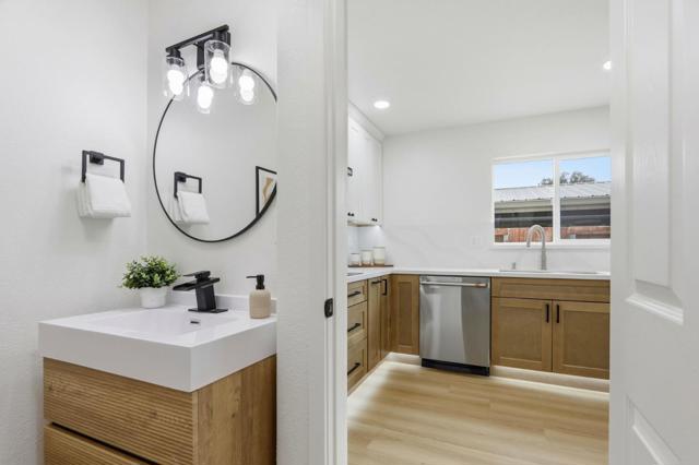 2672 Salome Ct, San Jose CA: https://media.crmls.org/mediaz/c10bb7ba-a7ee-4a02-a9c5-044361c9d107.jpg