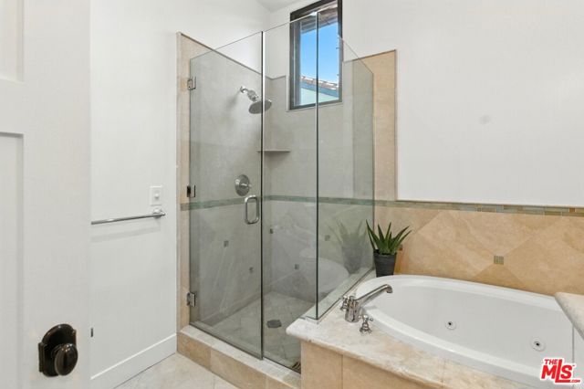 838 16th Street, Santa Monica CA: https://media.crmls.org/mediaz/c10bc163-31b2-4c98-9f27-83346274c4c2.jpg