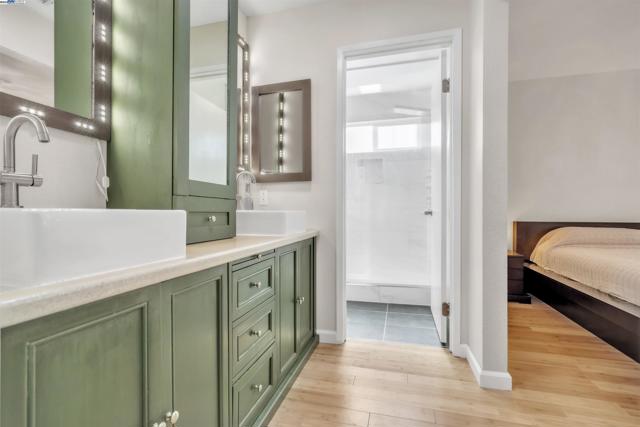 2380 Cabrillo Dr, Hayward CA: https://media.crmls.org/mediaz/c10bc7ba-19ff-4be4-895b-569434f8679a.jpg