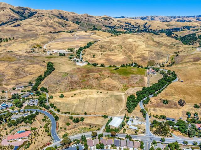 1995 Old Calaveras Road, Milpitas CA: https://media.crmls.org/mediaz/c10be3d0-430e-4efd-a3b0-4eafbc344f00.jpg