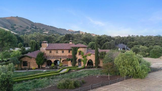 12220 Heritage Way, Gilroy CA: https://media.crmls.org/mediaz/c10c4fae-4fd9-4cb2-bb04-f7d175830e18.jpg
