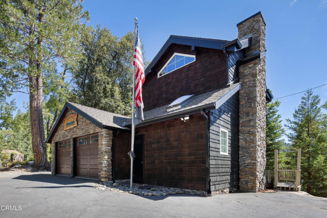 54186 Road 432, Bass Lake CA: https://media.crmls.org/mediaz/c10c5a8a-eca3-4180-b73a-daddbd203f8b.jpg