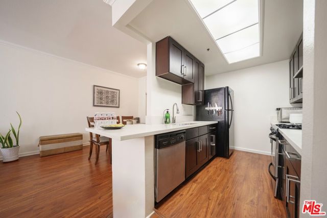 533 S St Andrews Place, Los Angeles CA: https://media.crmls.org/mediaz/c10c8c82-7ade-40e2-b826-898094409d97.jpg
