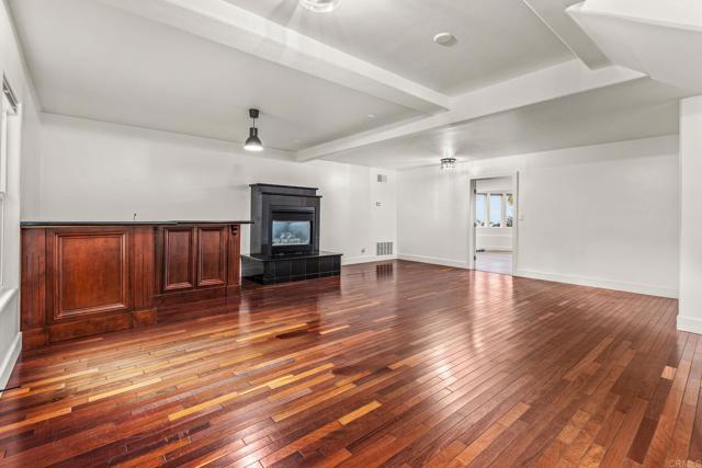 Detail Gallery Image 11 of 19 For 1525 Laurel  Rd, Oceanside,  CA 92054 - 4 Beds | 3 Baths