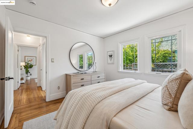 803 Evelyn Ave, Albany CA: https://media.crmls.org/mediaz/c10d27d1-be1d-44c7-a6e8-1209fcd25583.jpg