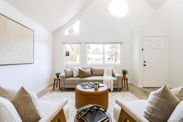 17865 Caminito Pinero, San Diego CA: https://media.crmls.org/mediaz/c10d3919-feea-4330-9499-d4e3c689ddc3.jpg